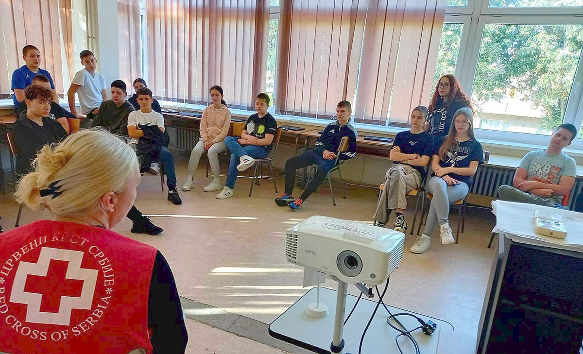 РАДИОНИЦА НА ТЕМУ ДИФУЗИЈЕ ЦРВЕНОГ КРСТА